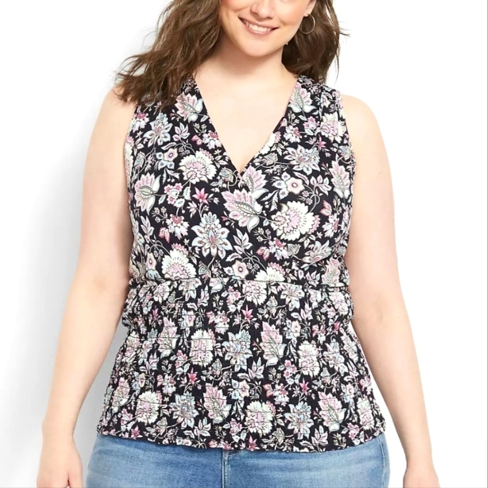 NWT Lane Bryant Sleeveless V-Neck Smocked Body Knit Top Size 4X